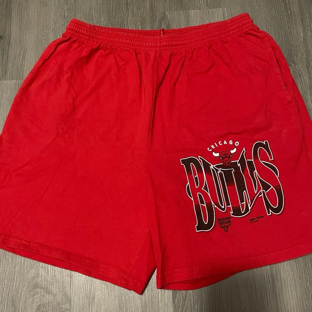 Hanes Chicago Bulls Shorts Red Heavyweight Men's M Vintage 90's MJ Licensed NBA